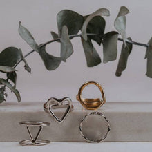 Load image into Gallery viewer, Moyo Heart Ring