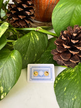 Load image into Gallery viewer, Vintage Gold Stud Earrings