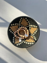 Load image into Gallery viewer, Tea Blossom Woven Bowl Basket