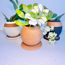 Load image into Gallery viewer, Planter - Round Planter With Drainage Plate