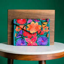 Load image into Gallery viewer, Flores Envelope Clutch
