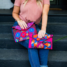 Load image into Gallery viewer, Flores Envelope Clutch
