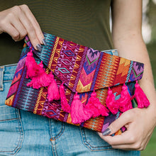 Load image into Gallery viewer, Maya Geo Tassel Clutch
