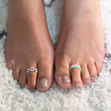 Load image into Gallery viewer, Beaded Flower Ring
