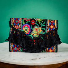 Load image into Gallery viewer, Flores Tassel Clutch
